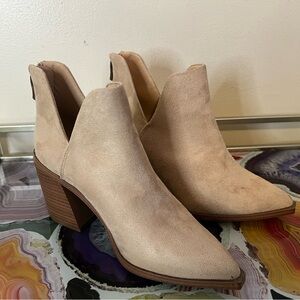 Women's Tan Ankle Boots